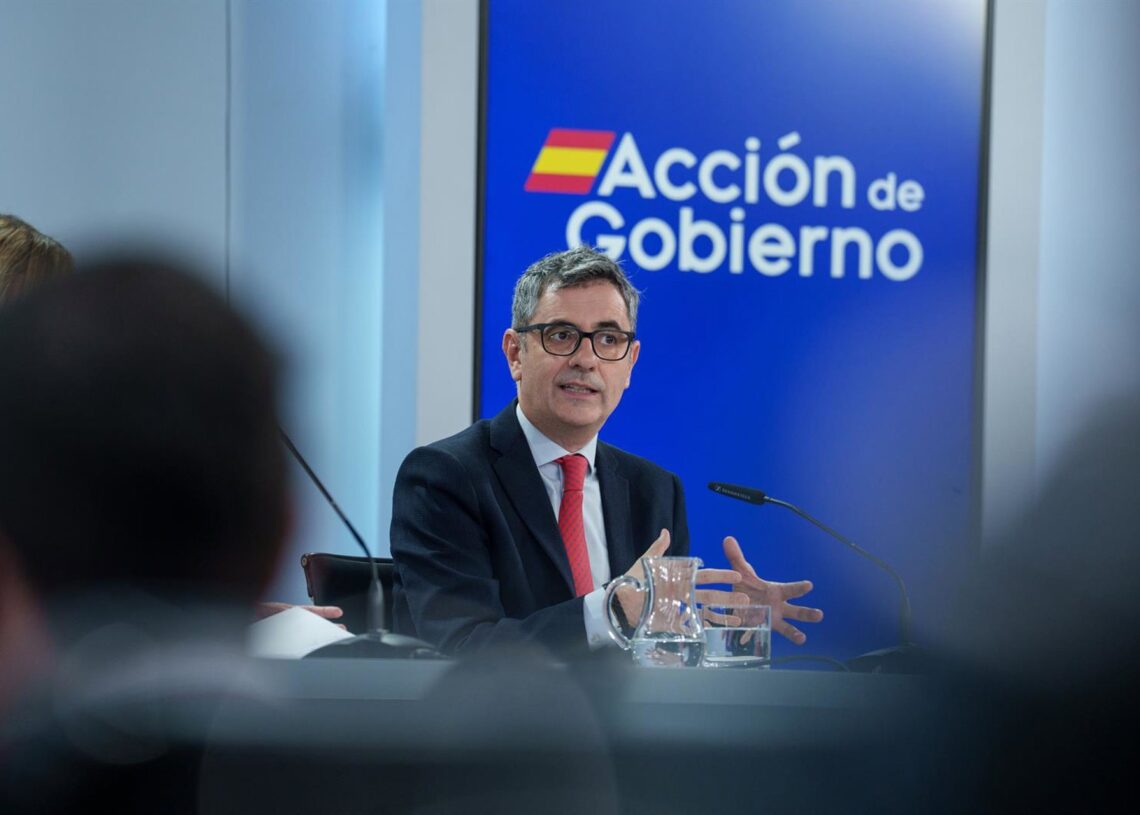 El ministro de Presidencia, Justicia y Relaciones con las Cortes , Félix Bolaños, durante la rueda de prensa tras el Consejo de Ministros, en el Palacio de La Moncloa, a 25 de noviembre de 2025, en Madrid (España).Matias Chiofalo - Europa Press