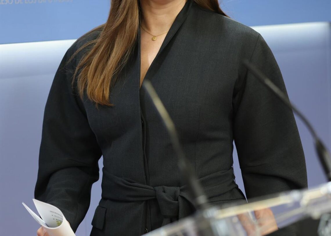 La portavoz del grupo parlamentario Popular, Ester Muñoz, durante una rueda de prensa en el Congreso de los Diputados, a 25 de noviembre de 2025, en Madrid (España).Alejandro Martínez Vélez - Europa Press