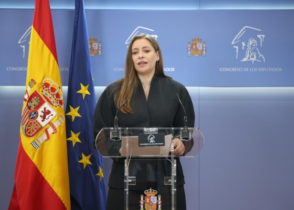 La portavoz del grupo parlamentario Popular, Ester Muñoz, durante una rueda de prensa en el Congreso de los Diputados, a 25 de noviembre de 2025, en Madrid (España).Alejandro Martínez Vélez - Europa Press