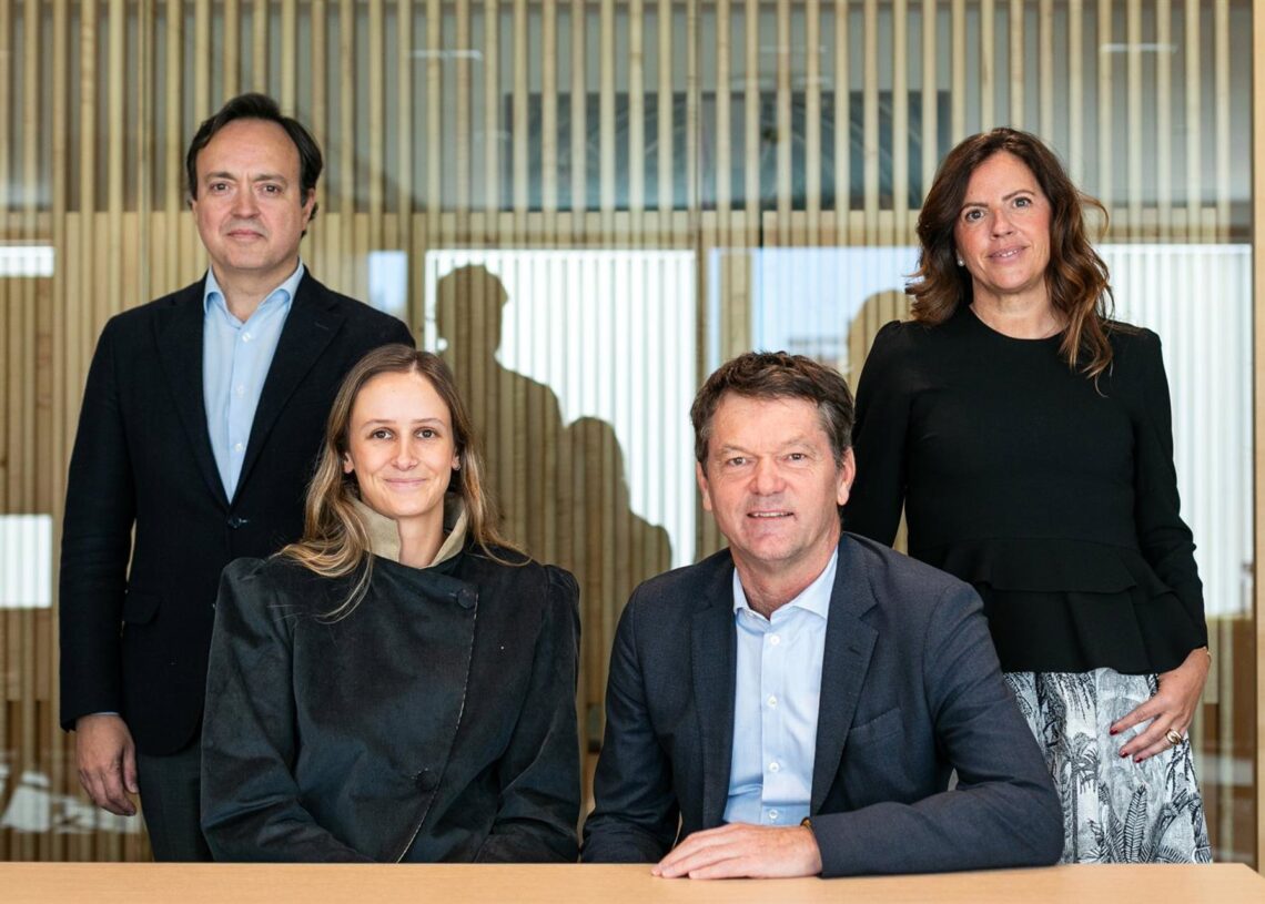 Equipo de Yielco Investments.YIELCO INVESTMENTS