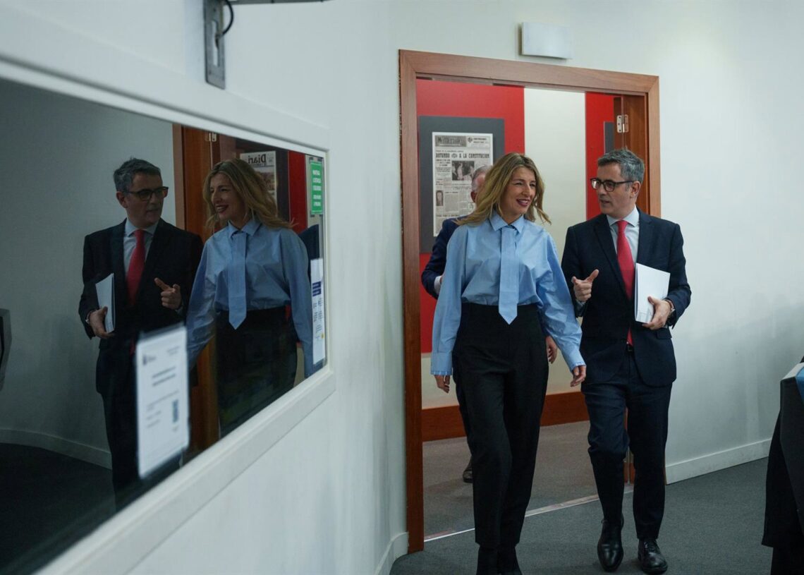 La ministra de Trabajo, Yolanda Díaz, y el ministro de Presidencia, Justicia y Relaciones con las Cortes , Félix Bolaños, durante una rueda de prensa tras el Consejo de Ministros, en el Palacio de La Moncloa, a 25 de noviembre de 2025, en Madrid (España).Matias Chiofalo - Europa Press