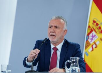 El ministro de Política Territorial y Memoria Democrática , Ángel Víctor Torres, durante la rueda de prensa tras el Consejo de Ministros, en el Palacio de La Moncloa, a 25 de noviembre de 2025, en Madrid (España).Matias Chiofalo - Europa Press