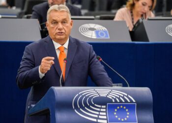 Archivo - El primer ministro de Hungría, Viktor Orbán, en una imagen de archivo durante una intervención ante el pleno del Parlamento Europeo.PHILIPPE BUISSIN/PARLAMENTO EUROPEO - Archivo