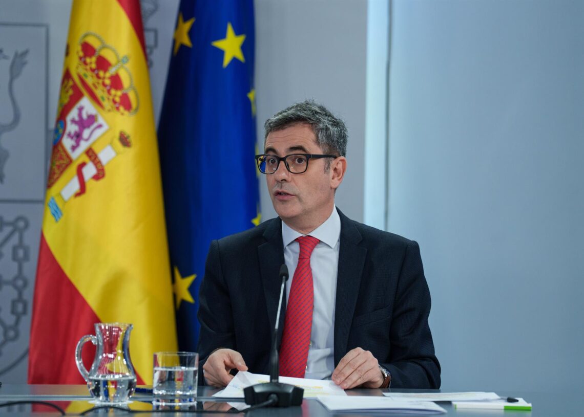 El ministro de Presidencia, Justicia y Relaciones con las Cortes , Félix Bolaños, durante la rueda de prensa tras el Consejo de Ministros, en el Palacio de La Moncloa, a 25 de noviembre de 2025, en Madrid (España).Matias Chiofalo - Europa Press