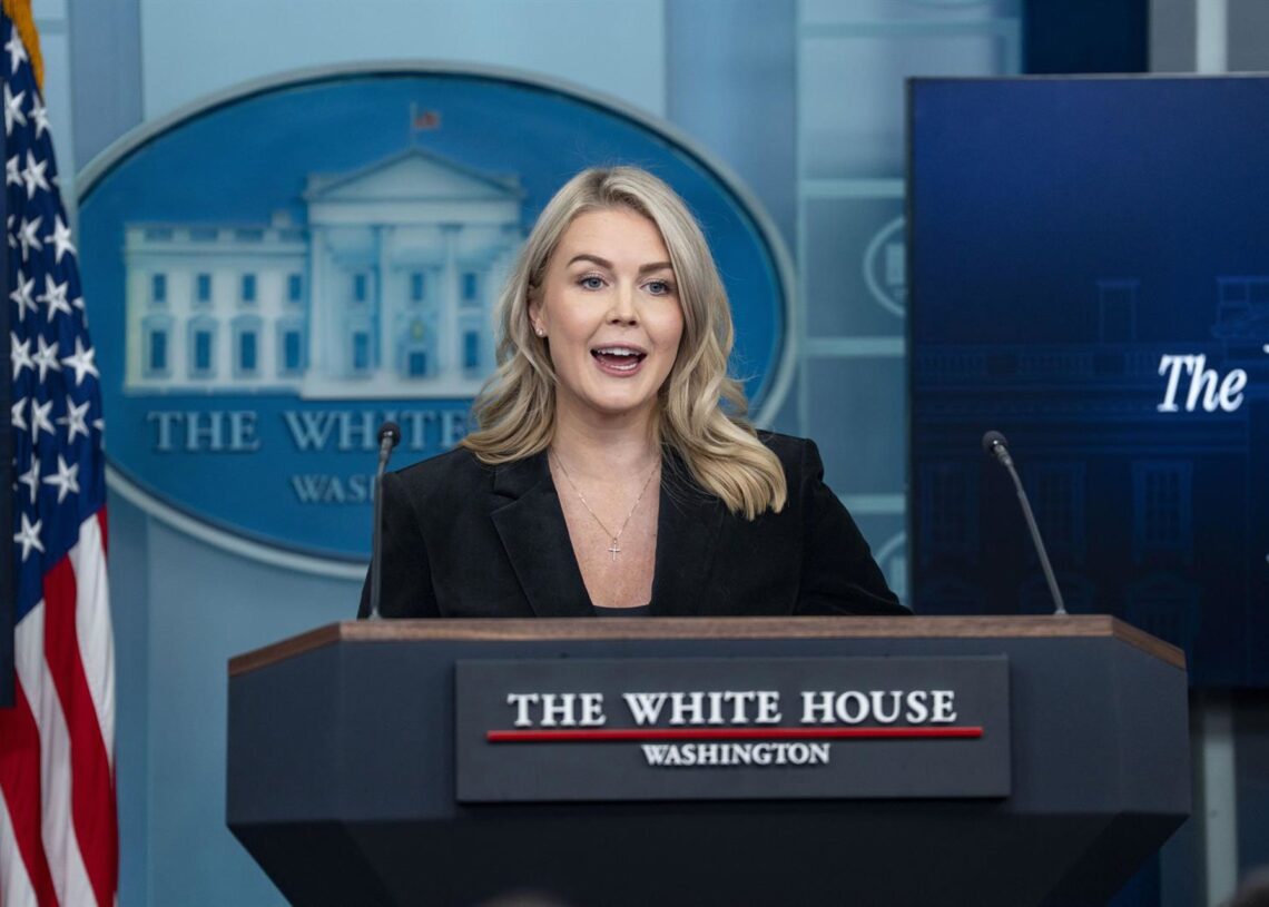La portavoz de la Casa Blanca, Karoline Leavitt, durante una rueda de prensa (archivo)Europa Press/Contacto/Bonnie Cash - Pool via CNP