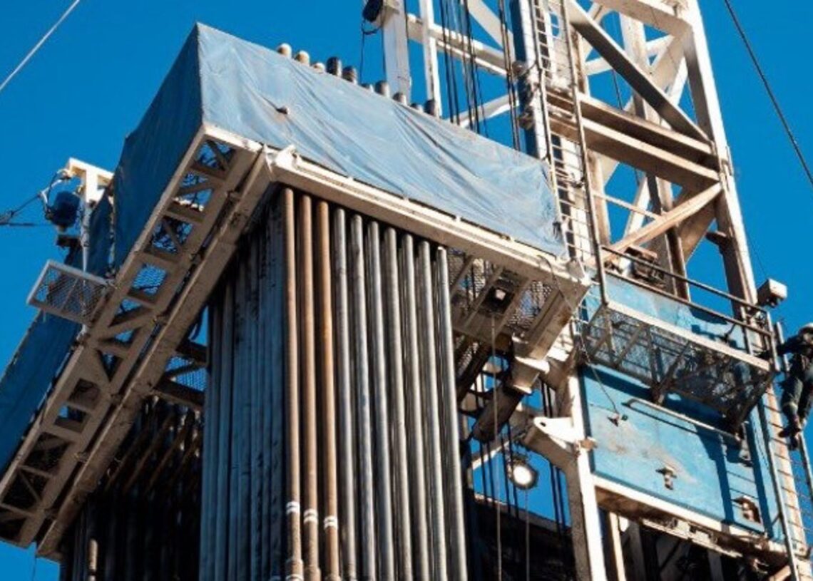 Archivo - Planta petrolera de YPF.YPF - Archivo