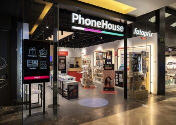 Archivo - Una tienda de Phone HouseVODAFONE ESPAÑA - Archivo