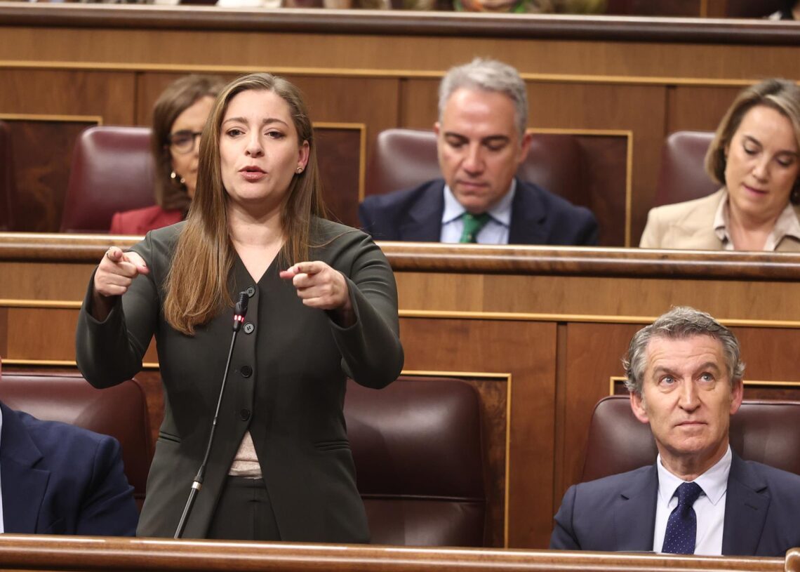 La portavoz del PP en el Congreso, Ester Muñoz, interviene durante una sesión de control al Gobierno, en el Congreso Eduardo Parra - Europa Press