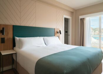 Limehome inaugura su primer alojamiento en Benidorm tras una reforma de 1,5 millones.LIMEHOME