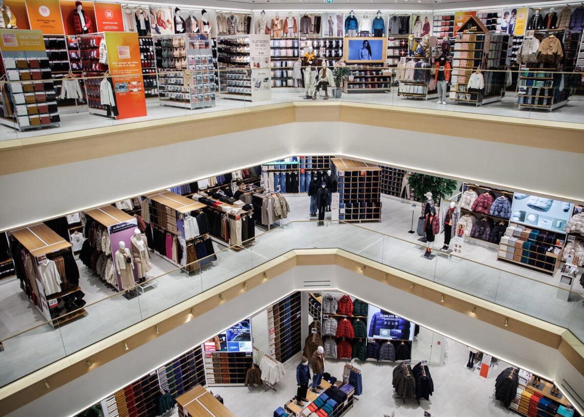 Archivo - Interior de una tienda de Uniqlo Alejandro Martínez Vélez - Europa Press - Archivo