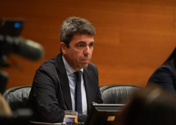El presidente de la Generalitat Valenciana en funciones, Carlos Mazón, durante su comparecencia ante la Comisión de la dana de Les Corts Valencianes, a 11 de noviembre de 2025, en ValenciaJorge Gil - Europa Press