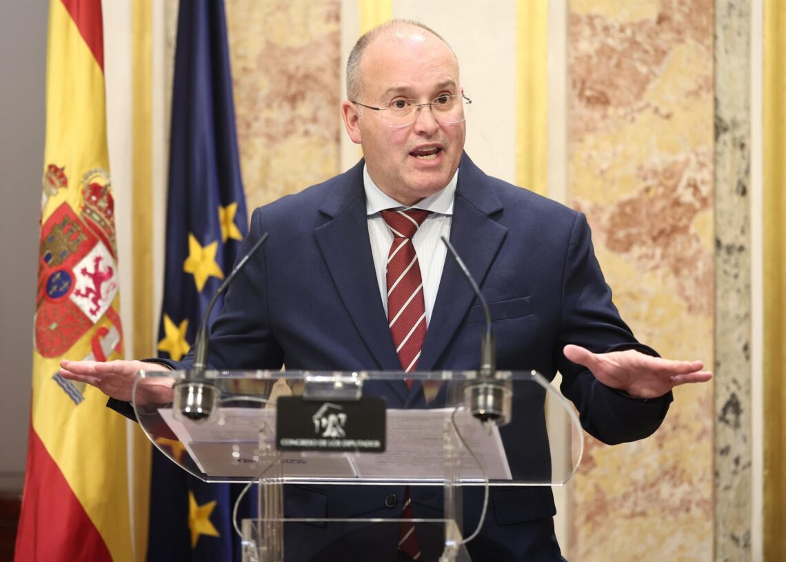 El secretario general del PP, Miguel Tellado, durante una rueda de prensa, en el Congreso de los Diputados, a 19 de noviembre de 2025, en Madrid (España). Eduardo Parra - Europa Press
