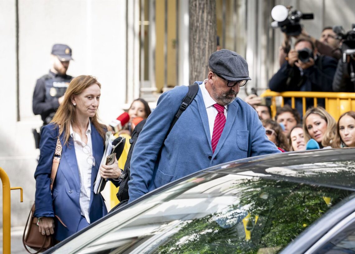 Archivo - El exasesor ministerial Koldo García a su llegada al Tribunal Supremo, a 15 de octubre de 2025, en Madrid (España). A. Pérez Meca - Europa Press - Archivo