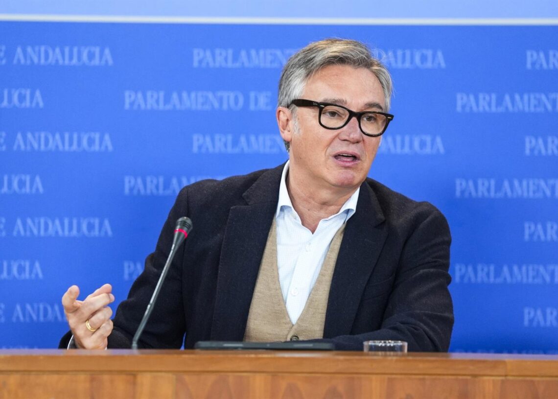 El portavoz del Grupo Parlamentario Vox, Manuel Gavira, durante la ronda de ruedas de prensa de portavoces de los grupos parlamentarios en el Parlamento de Andalucía, a 19 de noviembre de 2025. (Foto de archivo).Joaquin Corchero - Europa Press