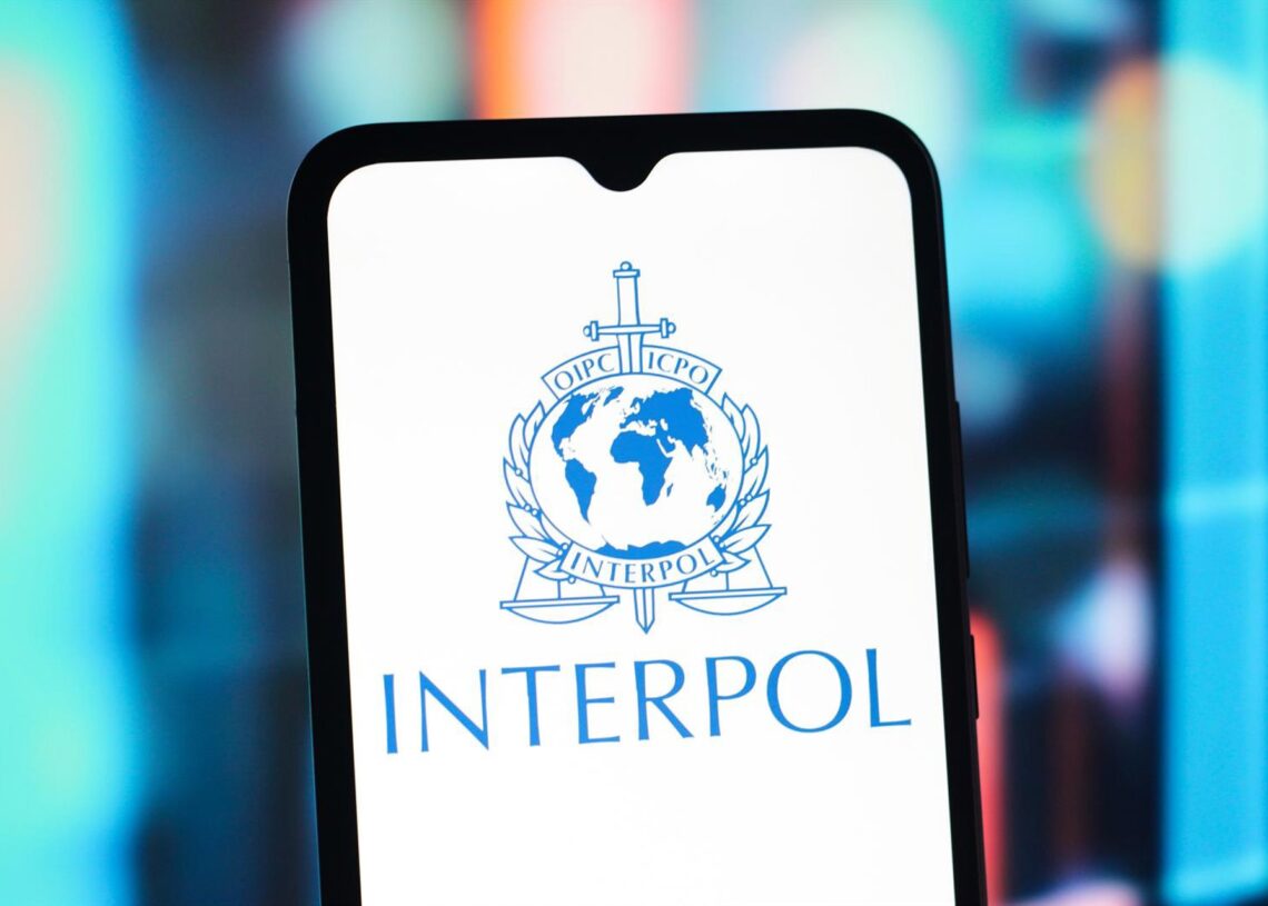 Archivo - Logo de la Interpol en un teléfono móvilEuropa Press/Contacto/Thomas Fuller - Archivo