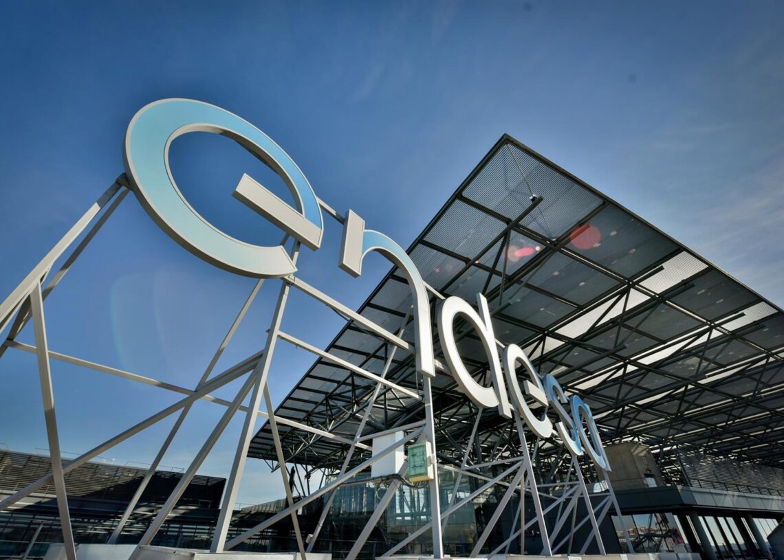 Archivo - Logo de sede de EndesaENDESA - Archivo