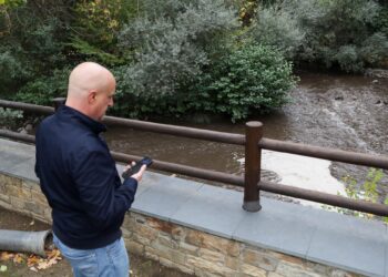 Archivo - El Ayuntamiento de Puente Domingo Flórez (León) prohíbe el uso de agua por arrastres de ceniza derivados de los incendios, en Puente Domingo Flórez, a 24 de octubre de 2025, en Puente Domingo Flórez, León, Castilla y León (España). Carlos Castro - Europa Press - Archivo