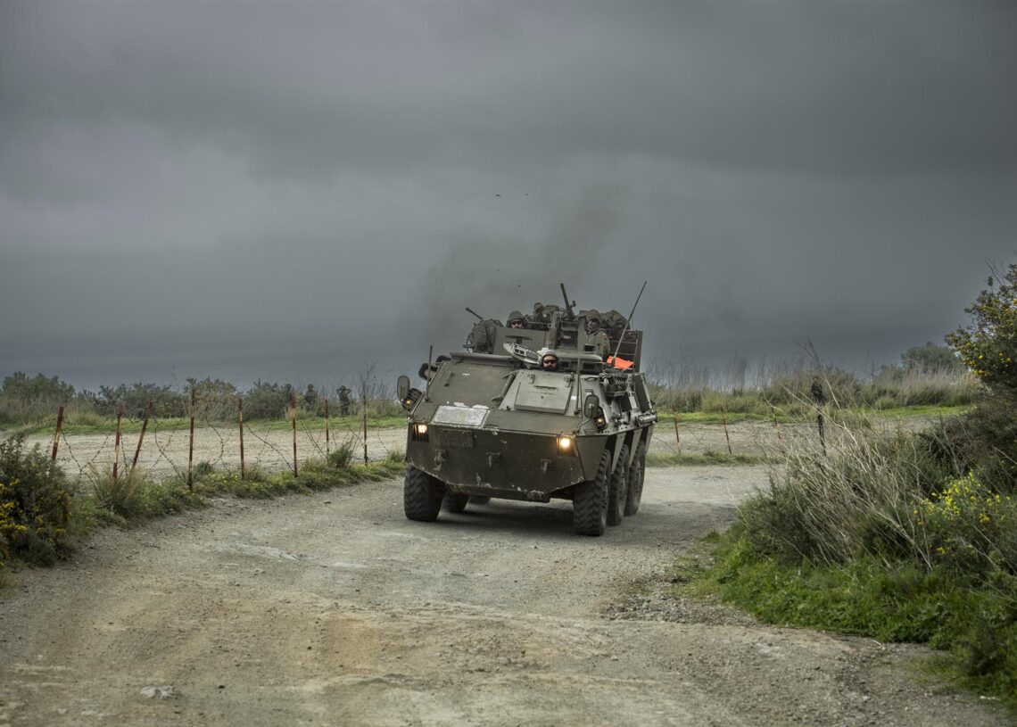 Archivo - Un vehículo militar durante un ejercicio, a 21 de marzo de 2024, en Ceuta (España).Antonio Sempere - Europa Press - Archivo