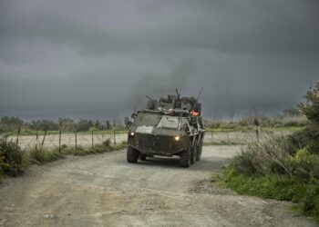 Archivo - Un vehículo militar durante un ejercicio, a 21 de marzo de 2024, en Ceuta (España).Antonio Sempere - Europa Press - Archivo