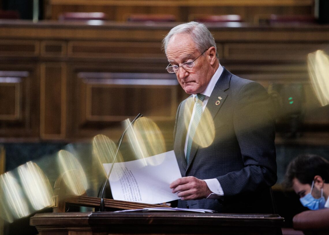 Archivo - El diputado de Vox en el Congreso, Alberto Asarta, interviene en una sesión plenaria en el Congreso.Alejandro Martínez Vélez - Europa Press - Archivo