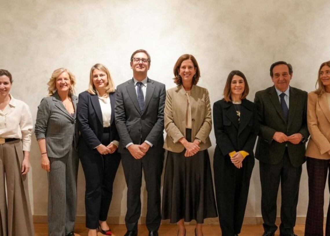 Representantes de las patronales bancarias en una jornada para abordar la contribución del sector bancario y pedir una simplificación regulatoria, a 27 de noviembre de 2025 en Madrid (España).AEB