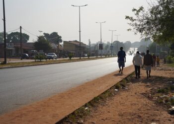 Fotografía de una calle de Bissau, capital de Guinea Bissau, tras el golpe de Estado militar que derrocó al presidente, Umaro Sissoco EmbalóEuropa Press/Contacto/Si Yuan