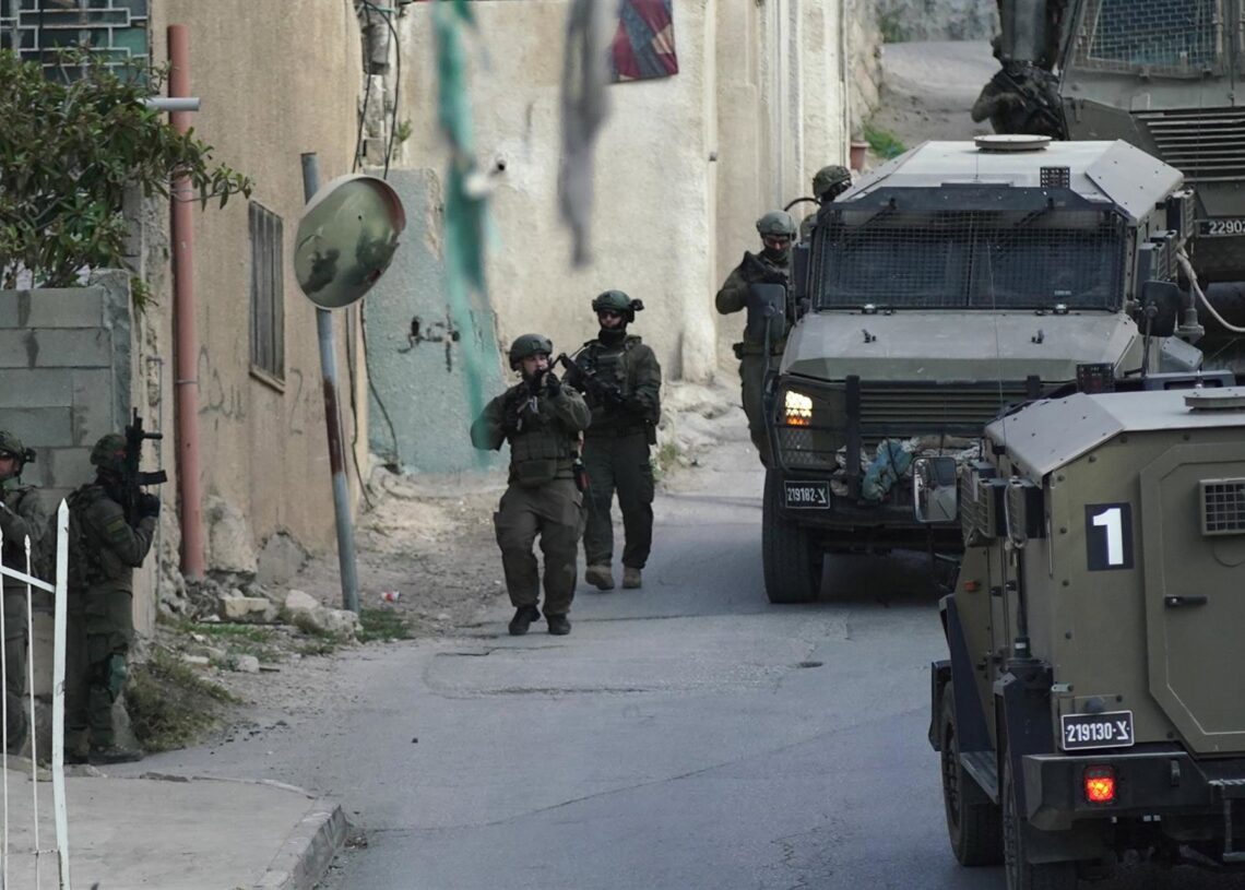 Archivo - Tropas israelíes en las calles de la ciudad de Yenín, en CisjordaniaEuropa Press/Contacto/Nidal Eshtayeh - Archivo