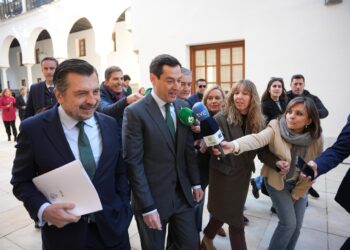 El presidente de la Junta de Andalucía, Juanma Moreno, este viernes en el ParlamentoMARÍA JOSÉ LÓPEZ-EUROPA PRESS