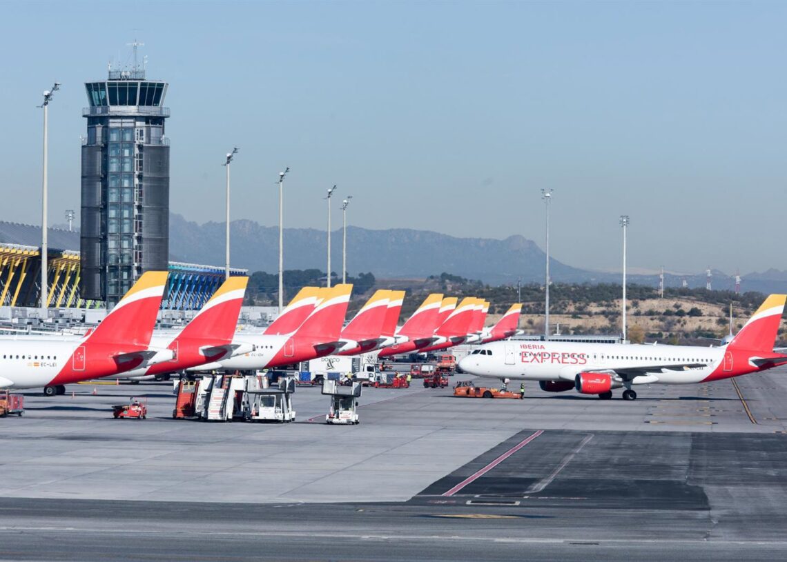 Archivo - Aviones de Iberia. Gustavo Valiente - Europa Press - Archivo