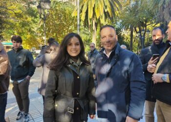 La portavoz de Vox en el Congreso, Pepa Millán, y el candidato de Vox a la Presidencia de la Junta de Extremadura, Óscar Fernández, en CáceresEUROPA PRESS