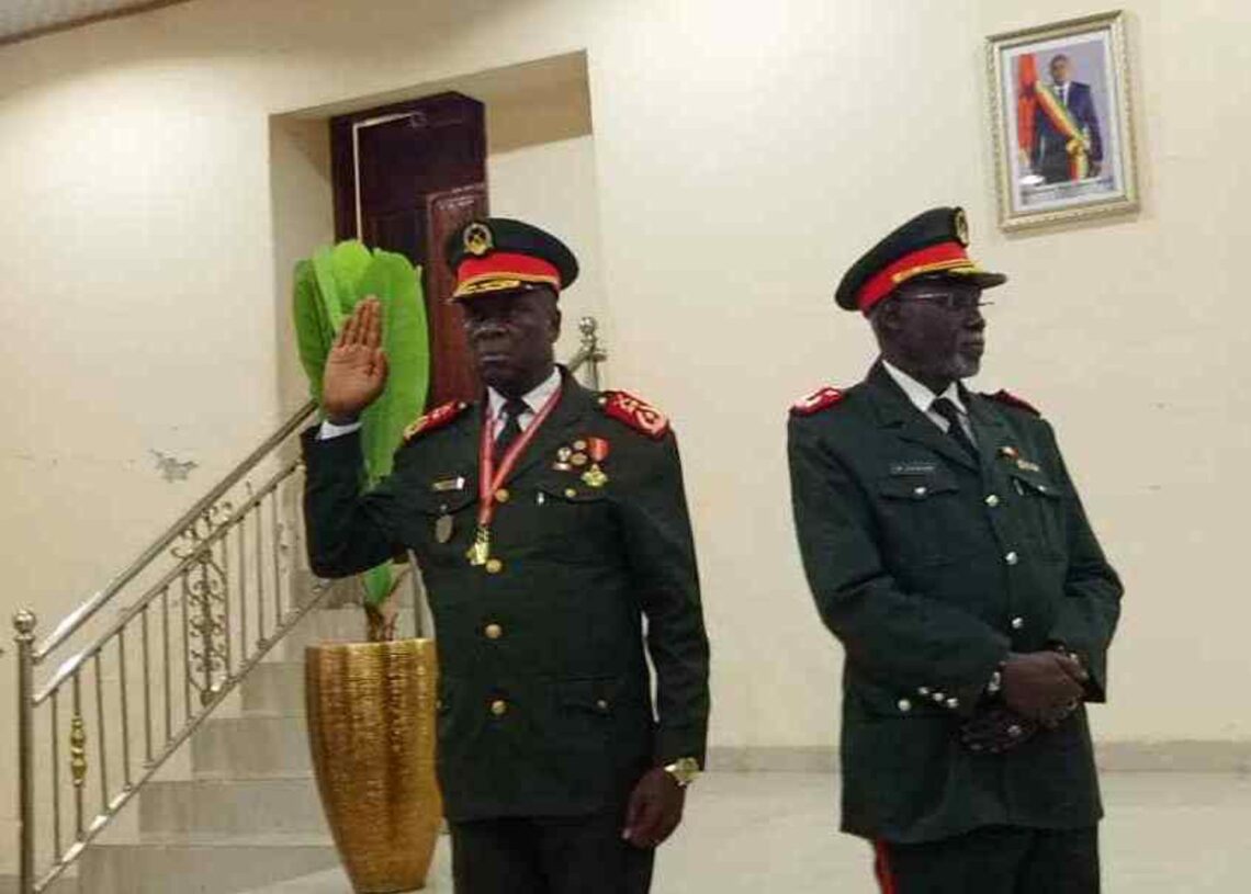 El presidente de transición de Guinea Bissau, Horta N'Tam (i), tras el golpe de Estado militar del 25 de noviembre de 2025 (archivo)Europa Press/Contacto/Xinhua