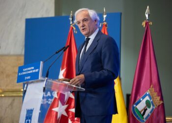 Archivo - El presidente de CEIM y vicepresidente de la CEOE, Miguel Garrido de la Cierva, durante la firma del acuerdo entre el Ayuntamiento de Madrid, CEIM y los sindicatos CCOO y UGT sobre el 'Plan de Industria de la Ciudad de Madrid 2025-2027'Alejandro Martínez Vélez - Europa Press - Archivo