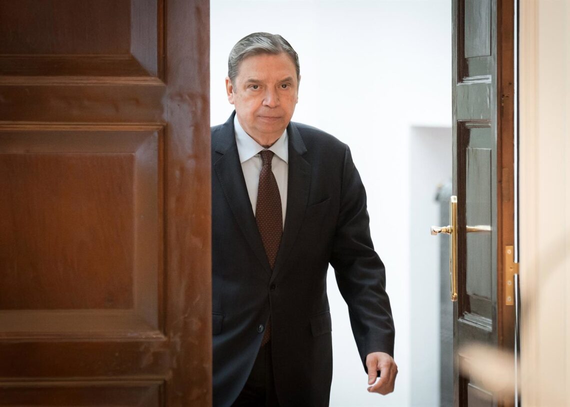 El ministro de Agricultura, Pesca y Alimentación, Luis Planas, ofrece una rueda de prensa tras la detección de seis casos de peste porcina africana en animales silvestres, en la sede del ministerio, a 29 de noviembre de 2025, en Madrid (España). Diego Radamés - Europa Press