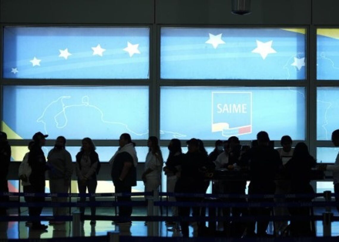 Llegada de emigrantes repatriados desde Estados Unidos a Maiquetía, Caracas, VenezuelaMINISTERIO DEL INTERIOR DE VENEZUELA