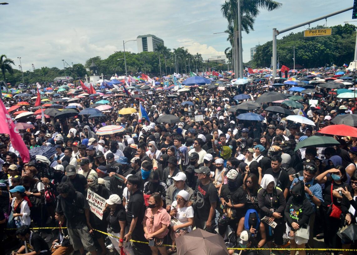 Archivo - Imagen de archivo de protestas contra la corrupción en Manila (Filipinas)Zedrich Xylak Madrid/ZUMA Press / DPA - Archivo
