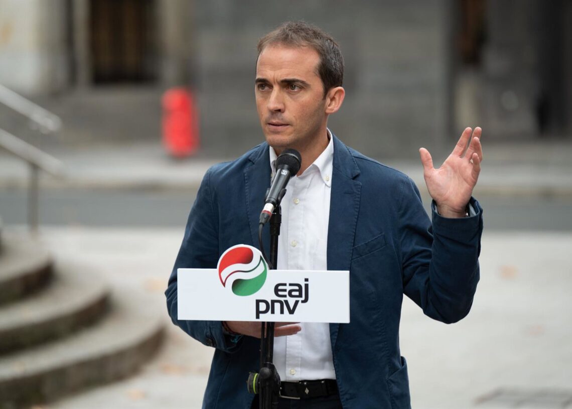 Archivo - El nuevo presidente del BBB, Iñigo Ansola, interviene tras la Asamblea Territorial del PNV de Bizkaia, en Sabin Etxea, a 23 de noviembre de 2024, en Bilbao, Vizcaya, País Vasco (España). David de Haro - Europa Press - Archivo
