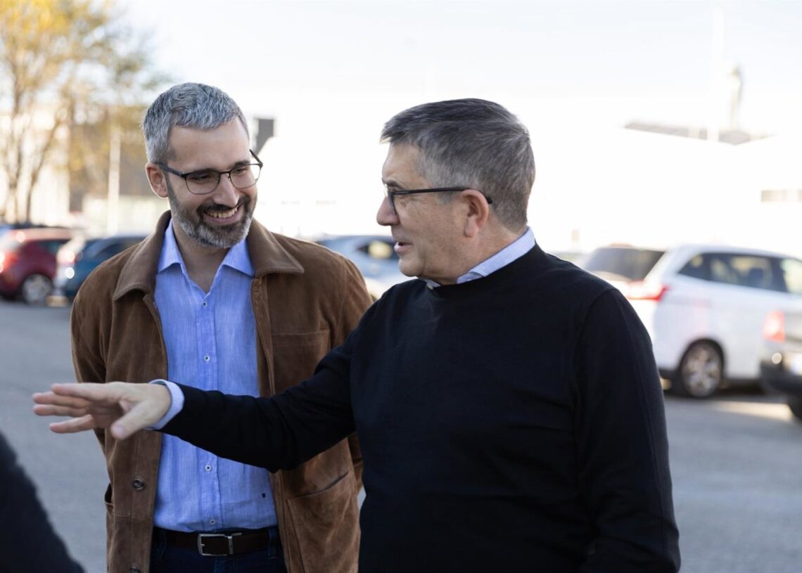 El portavoz del Grupo Parlamentario Socialista en el Congreso de los Diputados, Patxi López, junto al secretario general del PSRM, Francisco Lucas, en YeclaPSRM
