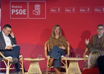 De izquierda a derecha, fernado Sabés, Pilar Alegría y Félix Bolaños en lel acto de clausura de las XIX Jornadas Socialistas Gobierno de Progreso: España y Aragón que se celebran en Ligüerre de Cinca (Huesca).EUROPA PRESS