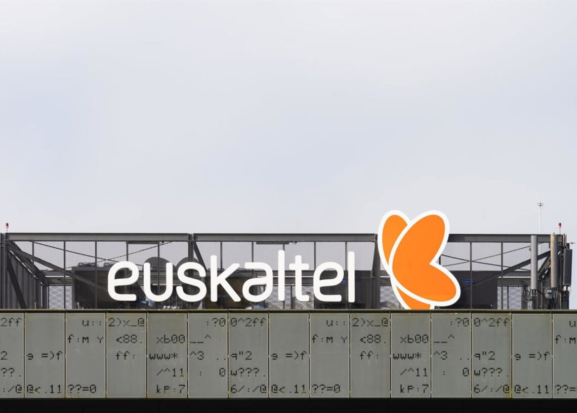 Archivo - Instalaciones de EuskaltelINIGO SIERRA - Archivo