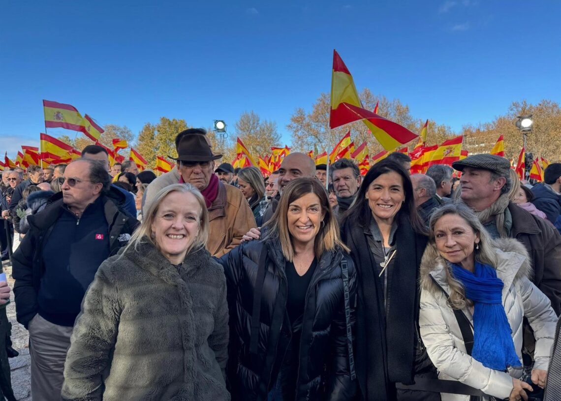 Buruaga (PP): "Así no podemos seguir ni un día más, con el sanchismo en prisión y este nivel de corrupción"PP