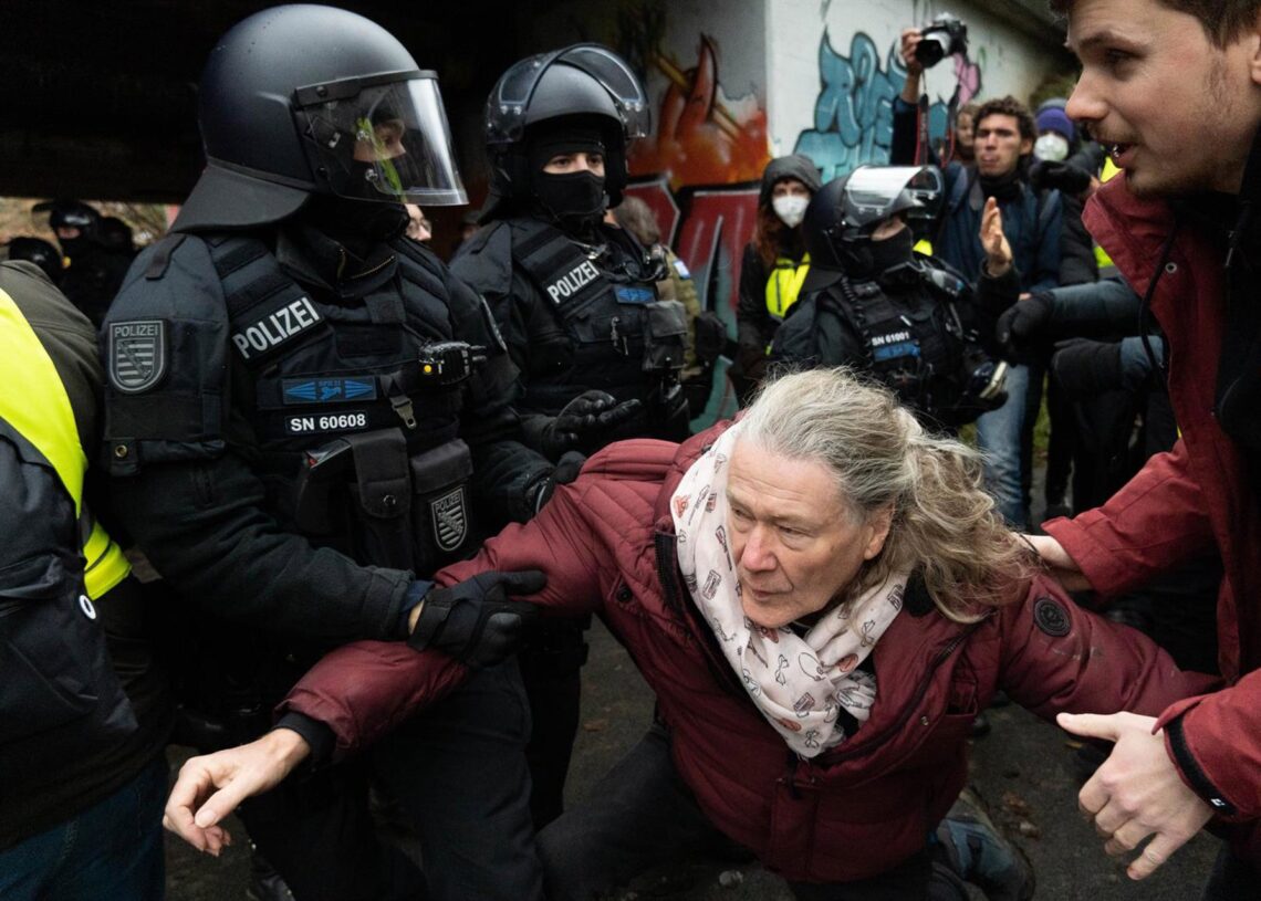 La Policía alemana actúa contra manifestantes contra el nuevo ala juvenil de AfD en GiessenEuropa Press/Contacto/Matias Basualdo