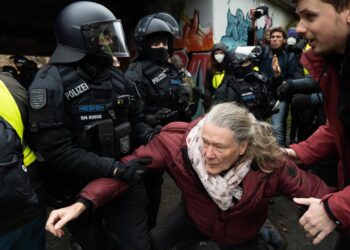 La Policía alemana actúa contra manifestantes contra el nuevo ala juvenil de AfD en GiessenEuropa Press/Contacto/Matias Basualdo