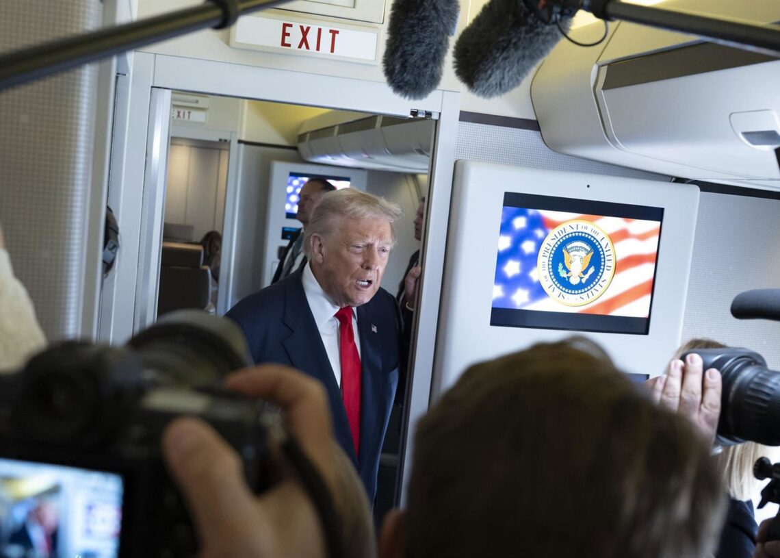 El presidente estadounidense, Donald Trump, en el 'Air Force One'Europa Press/Contacto/Joyce Boghosian/White House