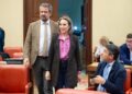 Jaime de Olano acompaña a Cuca Gamarra a su llegada a unas jornadas parlamentarias organizadas por el Grupo Popular en noviembre de 2023 | Gustavo Valiente / Europa Press