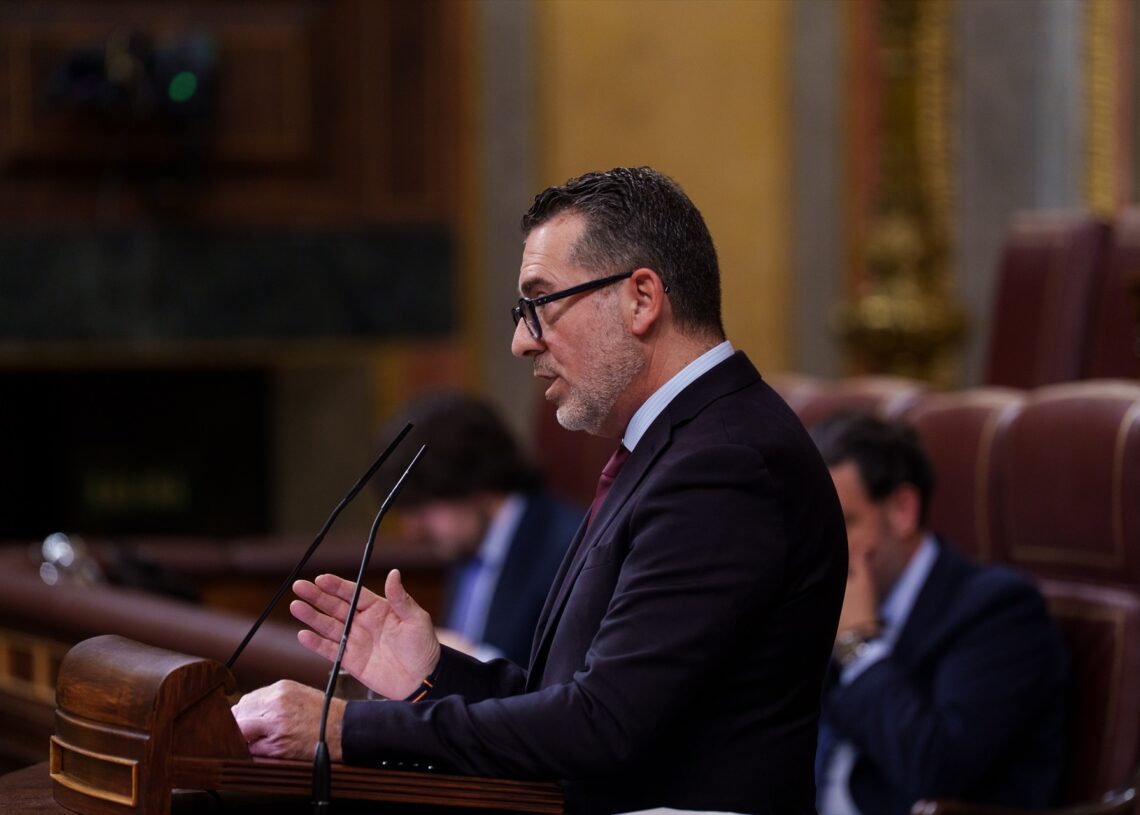 (Foto de ARCHIVO)
El diputado del PP, Javier José Folch Blanc, interviene durante una sesión de control al Gobierno, a 26 de marzo de 2025, en Madrid (España).
Matias Chiofalo / Europa Press
26 MARZO 2025;CONGRESO;RECHAZO;DEFENSA;GASTO
26/3/2025