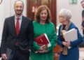 (I-D) El vicepresidente de la Mesa del Congreso, Alfonso Rodríguez de Celis, la presidenta de la mesa del Congreso, Francina Armengol y la secretaria segunda de la Mesa del Congreso, Isaura Leal Fernández, a su llegada a la reunión de la Mesa del Congreso de los Diputados | Eduardo Parra (Europa Press)