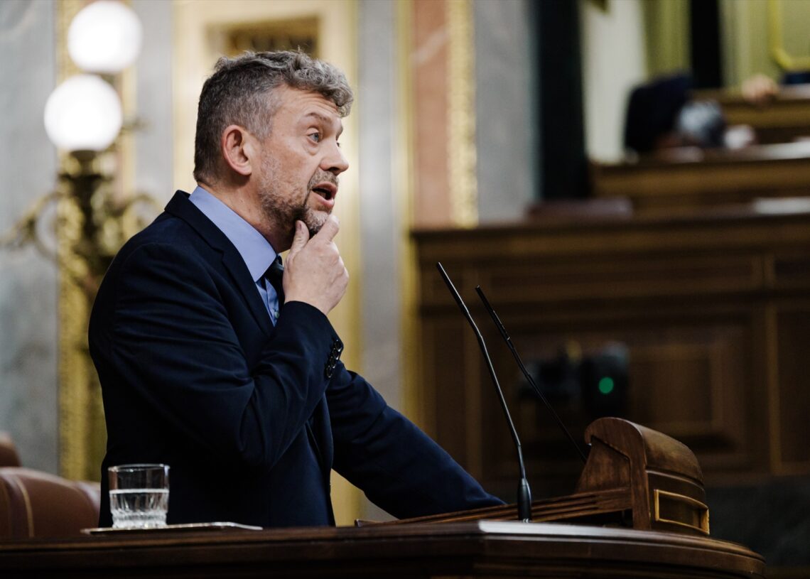 El diputado de ERC Francesc-Marc Álvaro interviene durante una sesión plenaria, en el Congreso de los Diputados, a 9 de diciembre de 2025, en Madrid (España). El Pleno el Congreso debate hoy una proposición de ley del PP con la que plantea que, en caso de crisis, se aplique el tipo mínimo permitido del IVA a la energía y a las compras que realicen los productores para realizar las actividades agrícolas, ganaderas o forestales.
Carlos Luján / Europa Press
09 DICIEMBRE 2025;DIPUTADOS;PLENO;CONGRESO;SESIÓN PLENARIA;LEYES;
09/12/2025