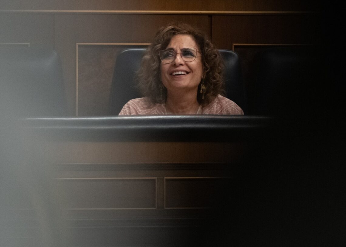 La vicepresidenta de Hacienda, María Jesús Montero, durante una sesión plenaria en el Congreso, a 11 de diciembre de 2025, en Madrid | Fernando Sánchez / Europa Press