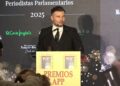 Gabriel Rufián (ERC) tras recibir el premio a "azote de la oposición" | APP
