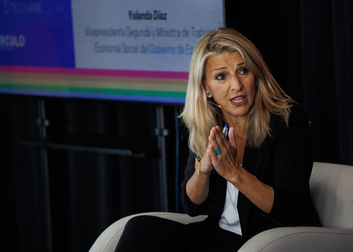 Archivo - La vicepresidenta segunda y ministra de Trabajo, Yolanda Díaz, inaugura el I Encuentro 'Diversidad LGTBIQ+ en el entorno laboral', en el Círculo de Bellas Artes.Alejandro Martínez Vélez - Europa Press - Archivo